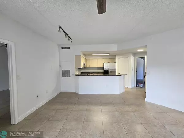 Fort Lauderdale, FL 33315,2445 SW 18th Ter  #218