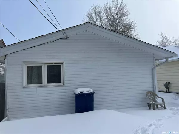 Moose Jaw, SK S6H 5T9,836 Outlook AVENUE SW