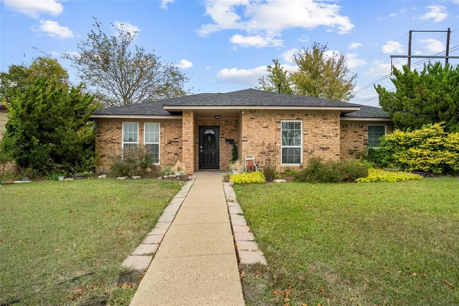 905 Rutherford Drive, Mesquite, TX 75149