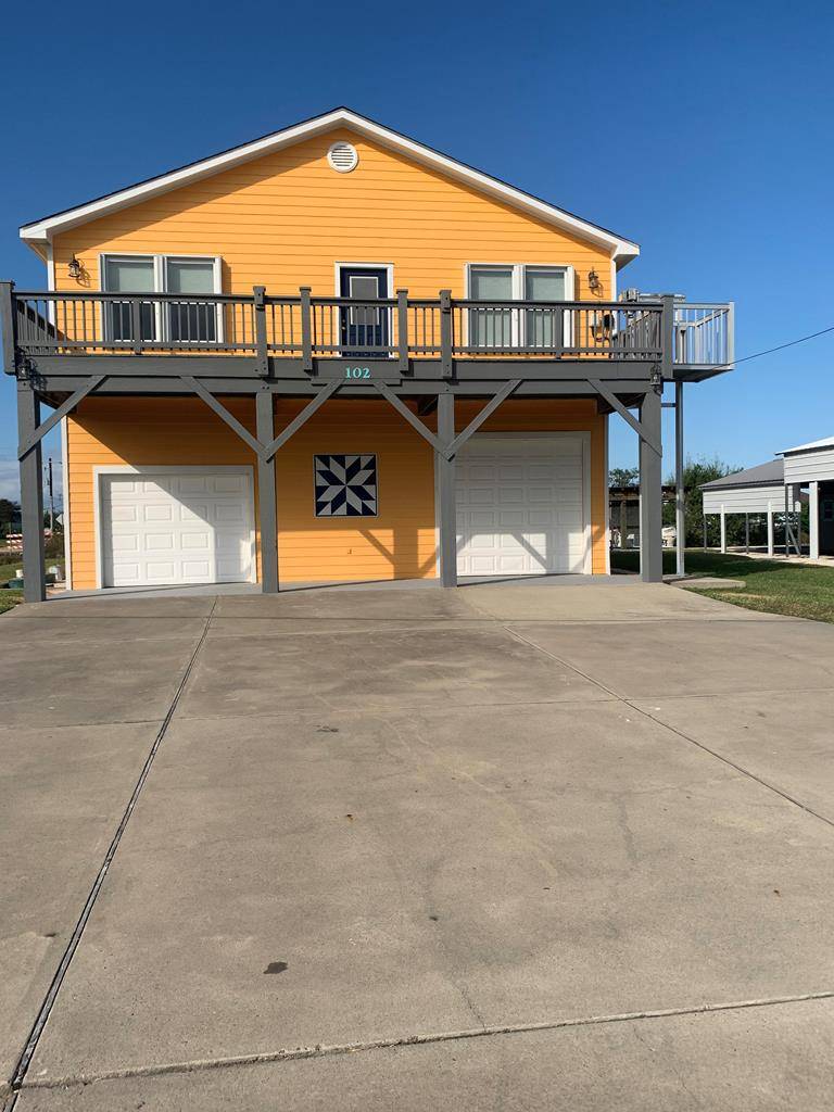 102 Ball, Rockport, TX 78382