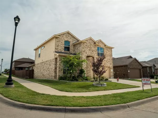 1156 Lakeville Drive, Fort Worth, TX 76177