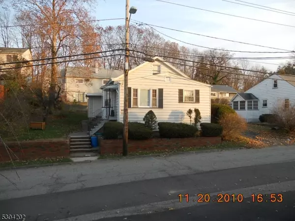 53 Rockland Ave,  Woodland Park,  NJ 07424