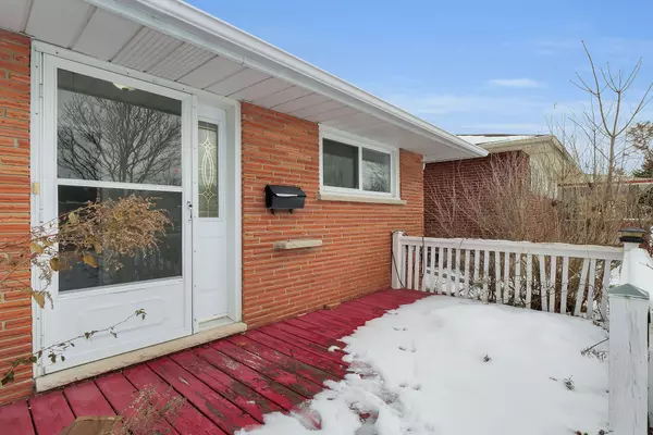 Middlesex, ON N5W 1N6,22 Queenston CRES