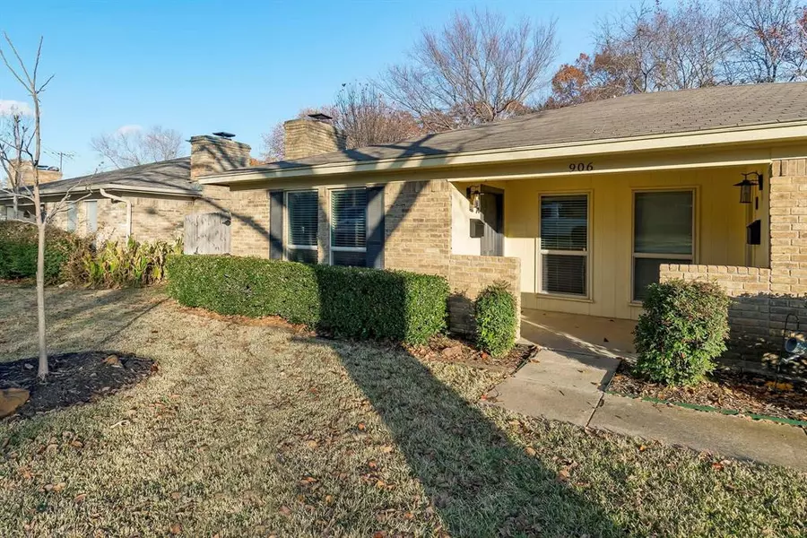 906 Meadowbrook Drive #A, Grapevine, TX 76051