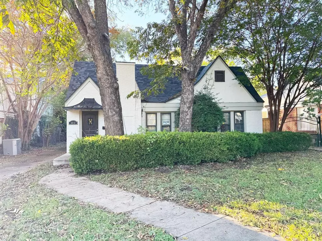 Fort Worth, TX 76107,2212 Carleton Avenue