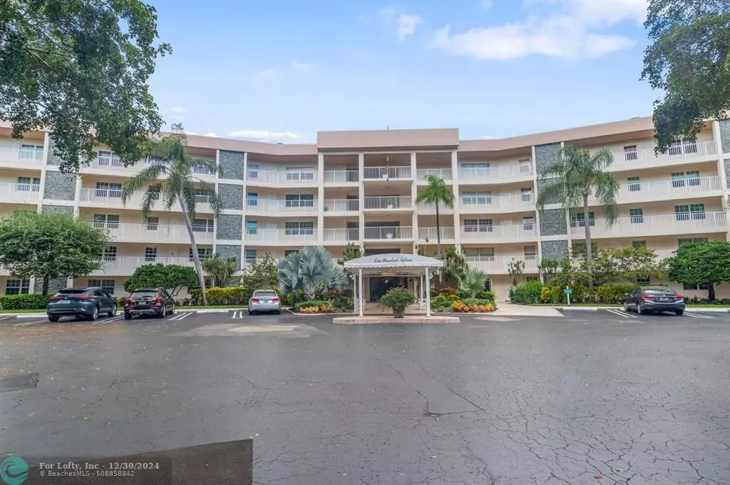 Pompano Beach, FL 33069,3505 Oaks Way  #211