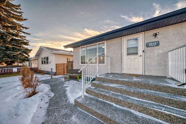 Calgary, AB T3A3Y1,5919 4 AVE Northeast