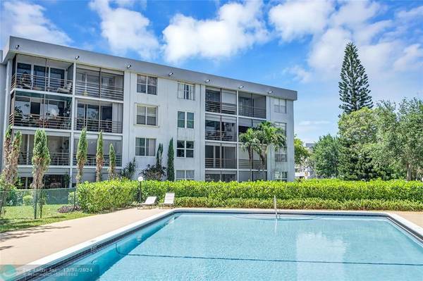 104 Royal Park Dr  #2B, Oakland Park, FL 33309