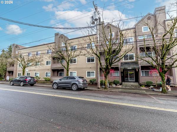 Portland, OR 97239,4320 S CORBETT AVE #202