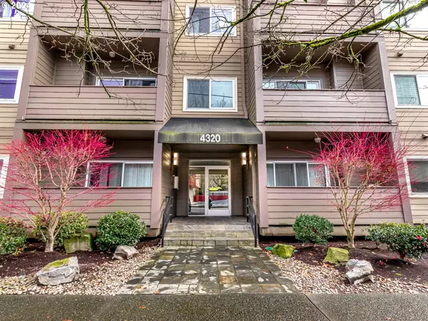 Portland, OR 97239,4320 S CORBETT AVE #202