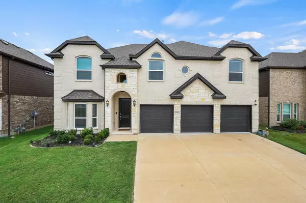 6732 Palmdale Drive, Fort Worth, TX 76123