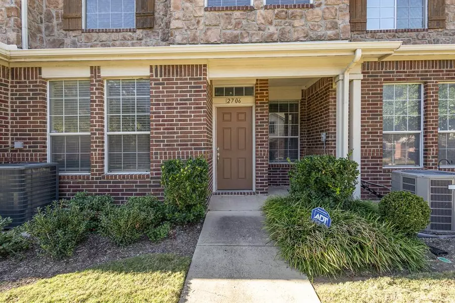 2706 Olympic Park Drive, Grand Prairie, TX 75050