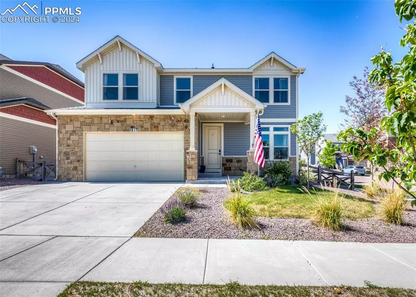 5817 Carrick LN, Colorado Springs, CO 80927