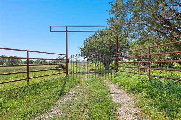 681 Red Top Road, Poolville, TX 76487