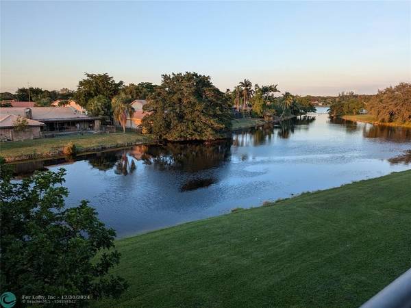 Coral Springs, FL 33071,11233 W Atlantic Blvd  #304