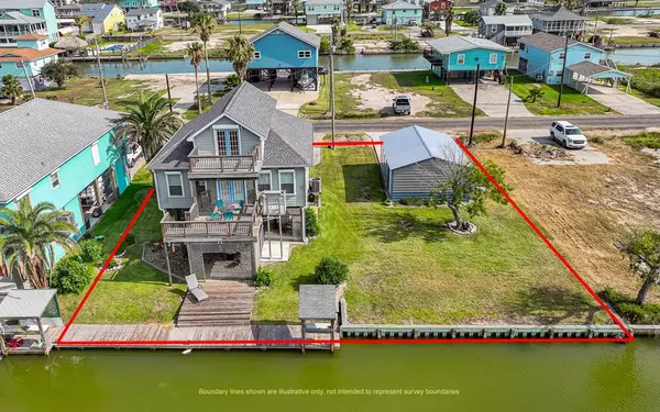 215 Sailfish Dr, Rockport, TX 78382