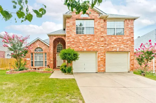 5376 Lake Chelen Drive, Fort Worth, TX 76137