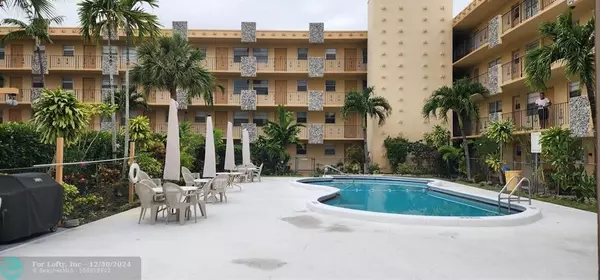 Hollywood, FL 33020,2145 Pierce St  #332