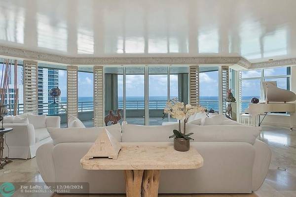 Lauderdale By The Sea, FL 33062,1700 S Ocean Blvd  #14A