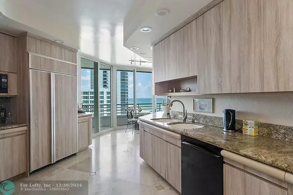 Lauderdale By The Sea, FL 33062,1700 S Ocean Blvd  #14A