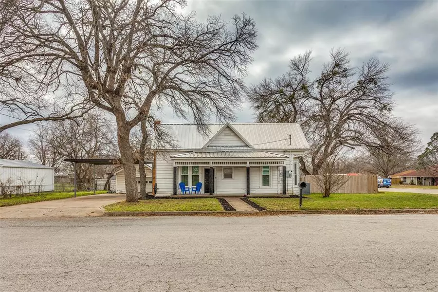 115 W 2nd Street, Weatherford, TX 76086