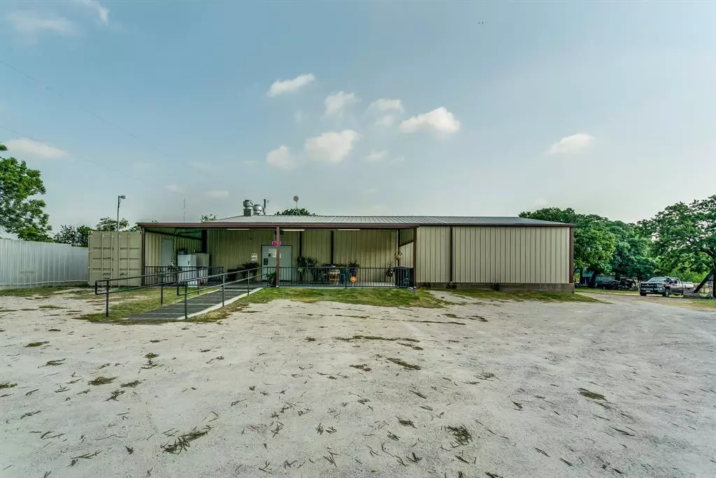 De Leon, TX 76444,901 E Navarro Avenue