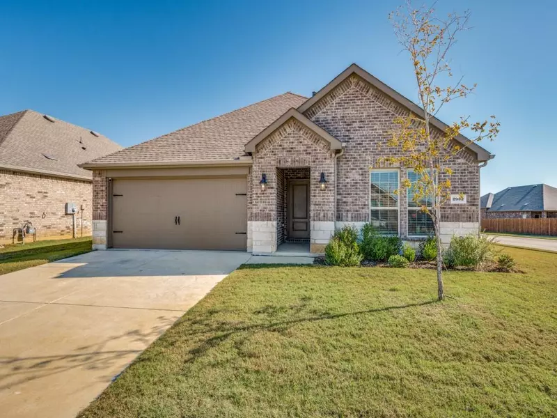 2902 Trusting Way, Aubrey, TX 76227