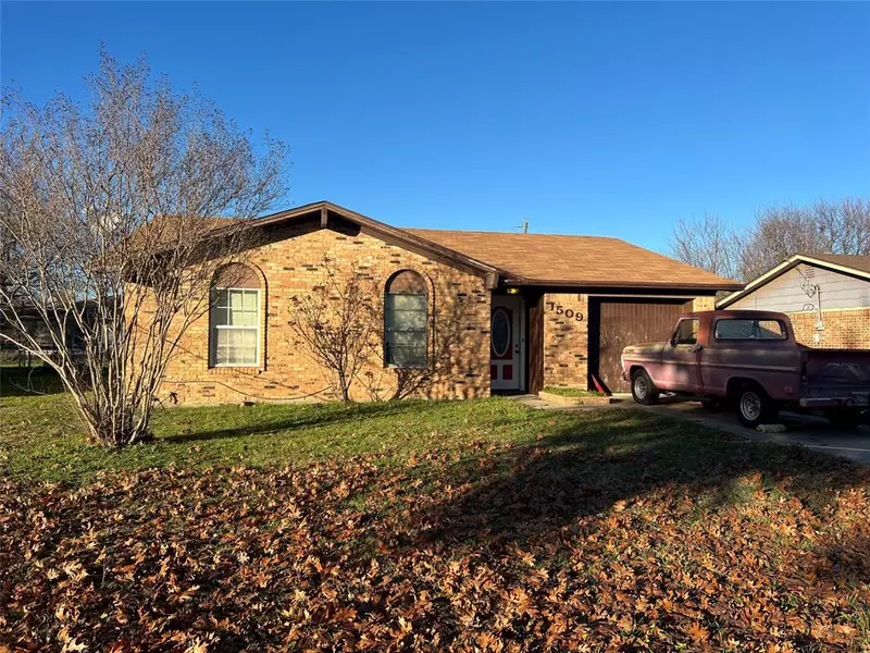 1509 Patricia Drive, Gainesville, TX 76240