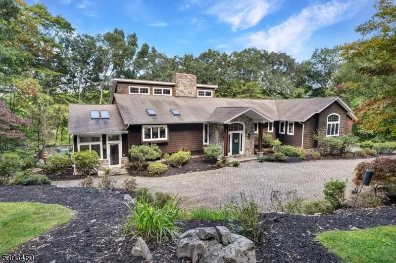 19 Twin Hills Dr, Boonton Twp., NJ 07005