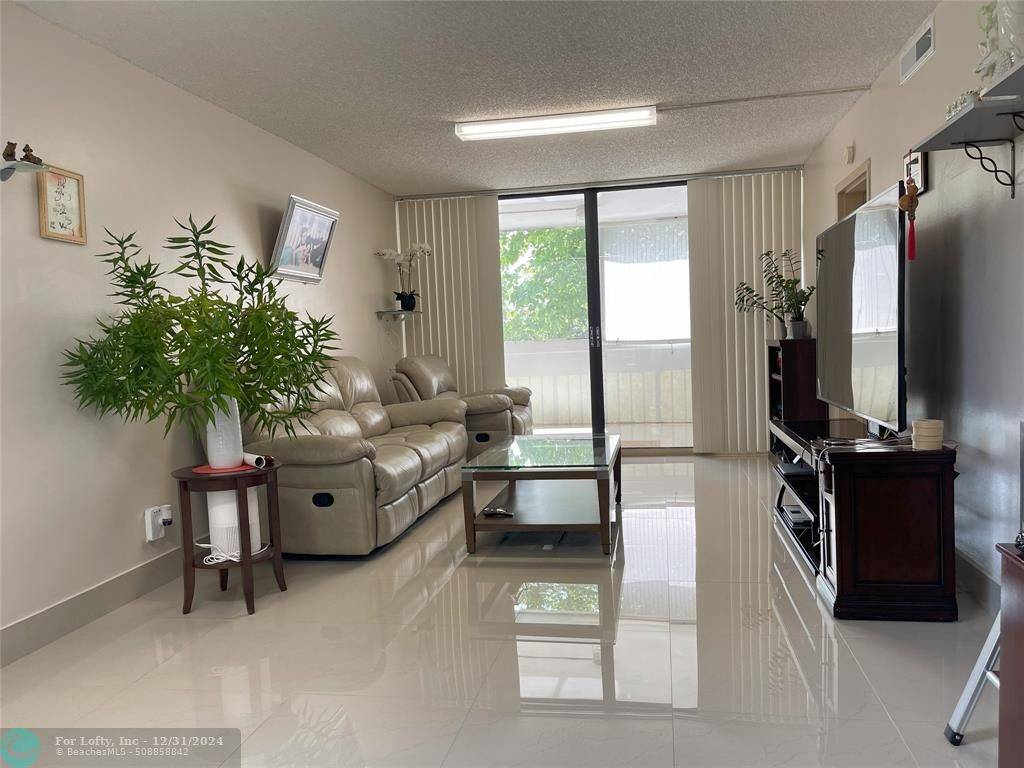 Coral Springs, FL 33065,8441 Forest Hills Dr  #204