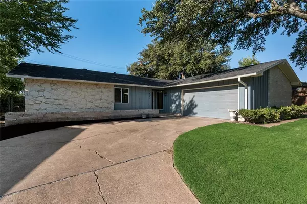 Dallas, TX 75240,14054 Rolling Hills Lane