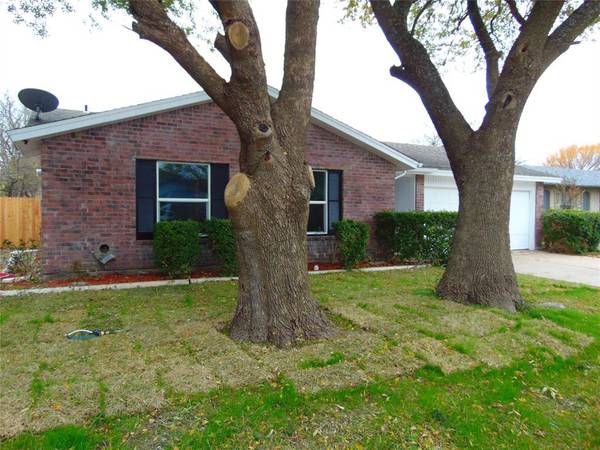 1422 Rockbrook Street, Lancaster, TX 75134