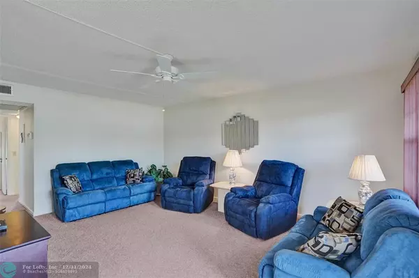 Deerfield Beach, FL 33442,324 Farnham P