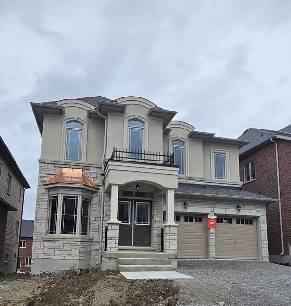 150 Rowe ST, Bradford West Gwillimbury, ON L3Z 4M9