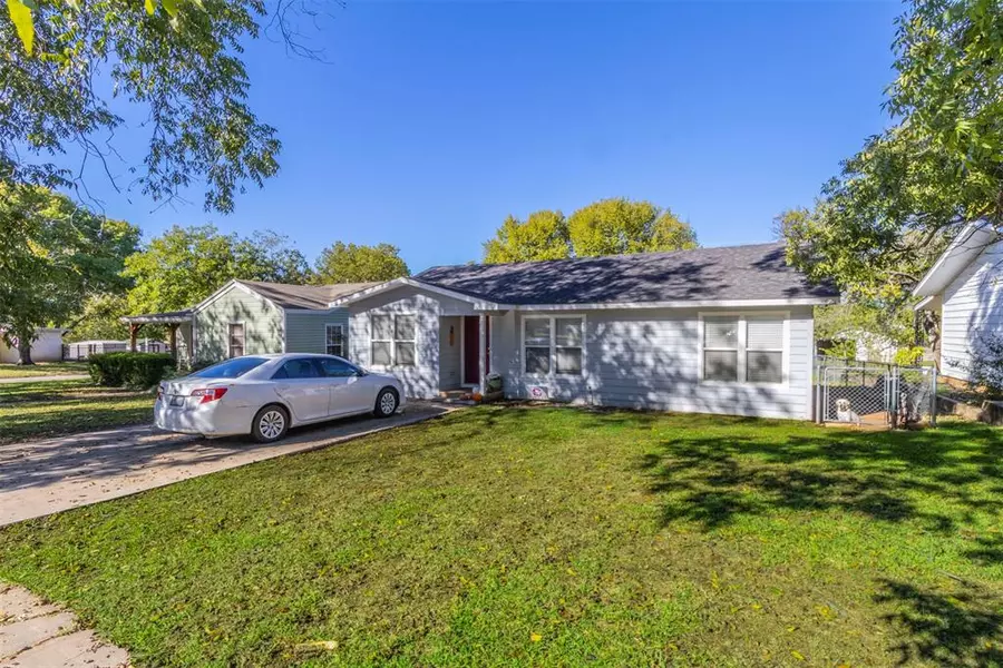 1303 Hillcrest Drive, Graham, TX 76450