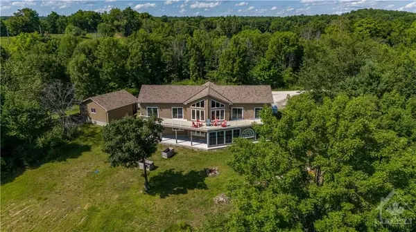 38 OAK BLUFFS RD, South Frontenac, ON K0H 2B0