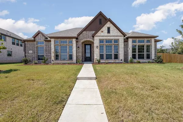 1035 Beaverbrook Lane, Desoto, TX 75115