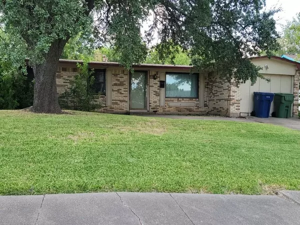 1114 Montclair Drive,  Garland,  TX 75040