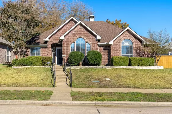 2305 Fairlands Drive,  Garland,  TX 75040