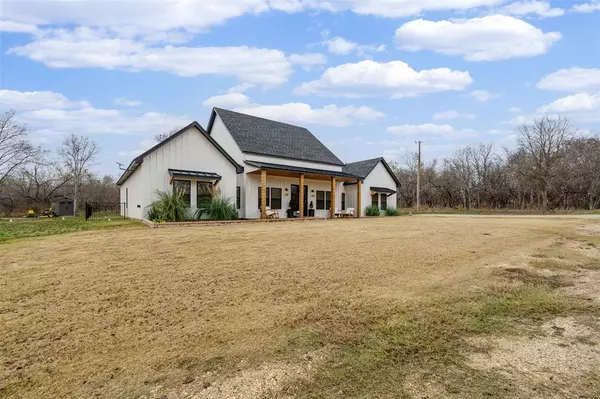 Whitney, TX 76692,107 Private Road 226