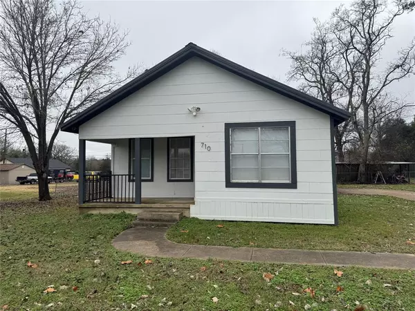 710 E Texas Street, Van, TX 75790