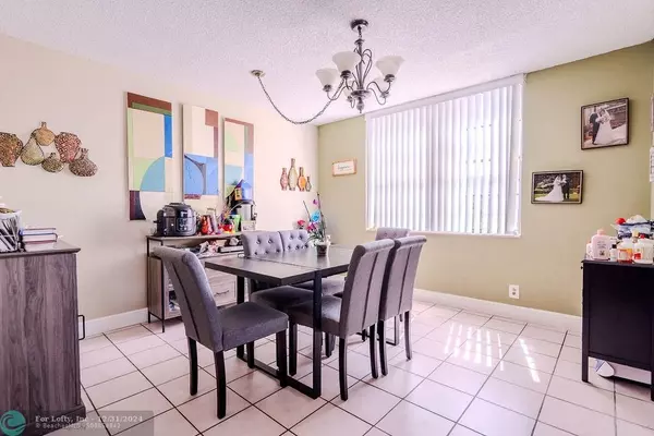 Hollywood, FL 33021,3900 N Hills Dr  #309