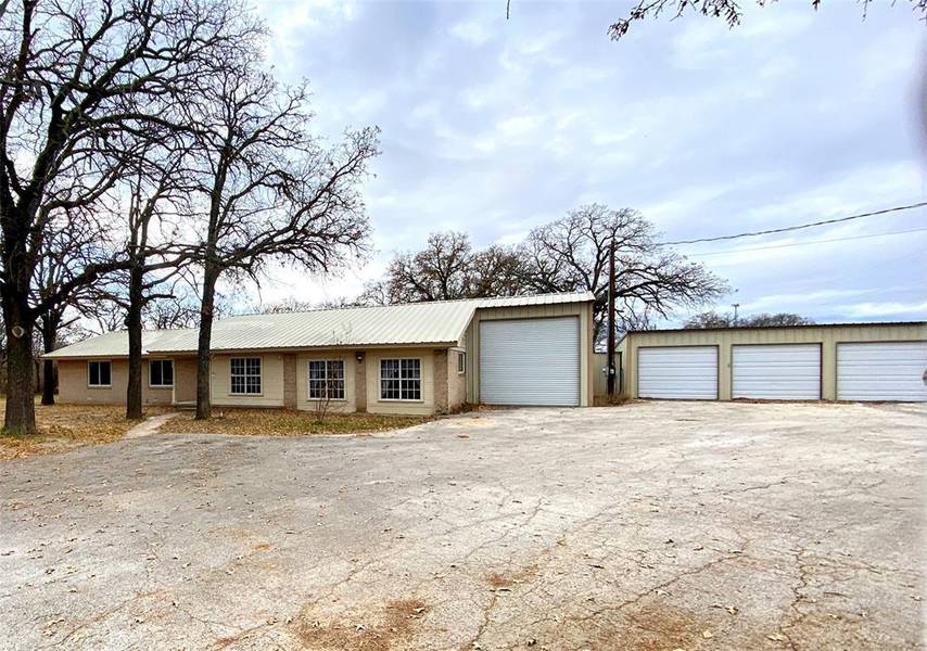 963 N State Highway 101, Chico, TX 76431