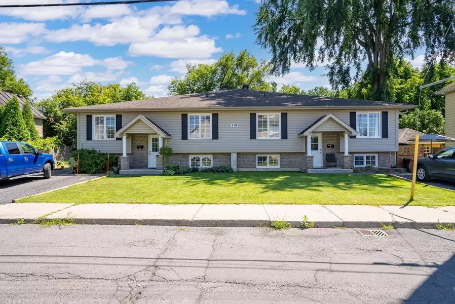 318 THIRD ST W, Cornwall, ON K6J 2P5