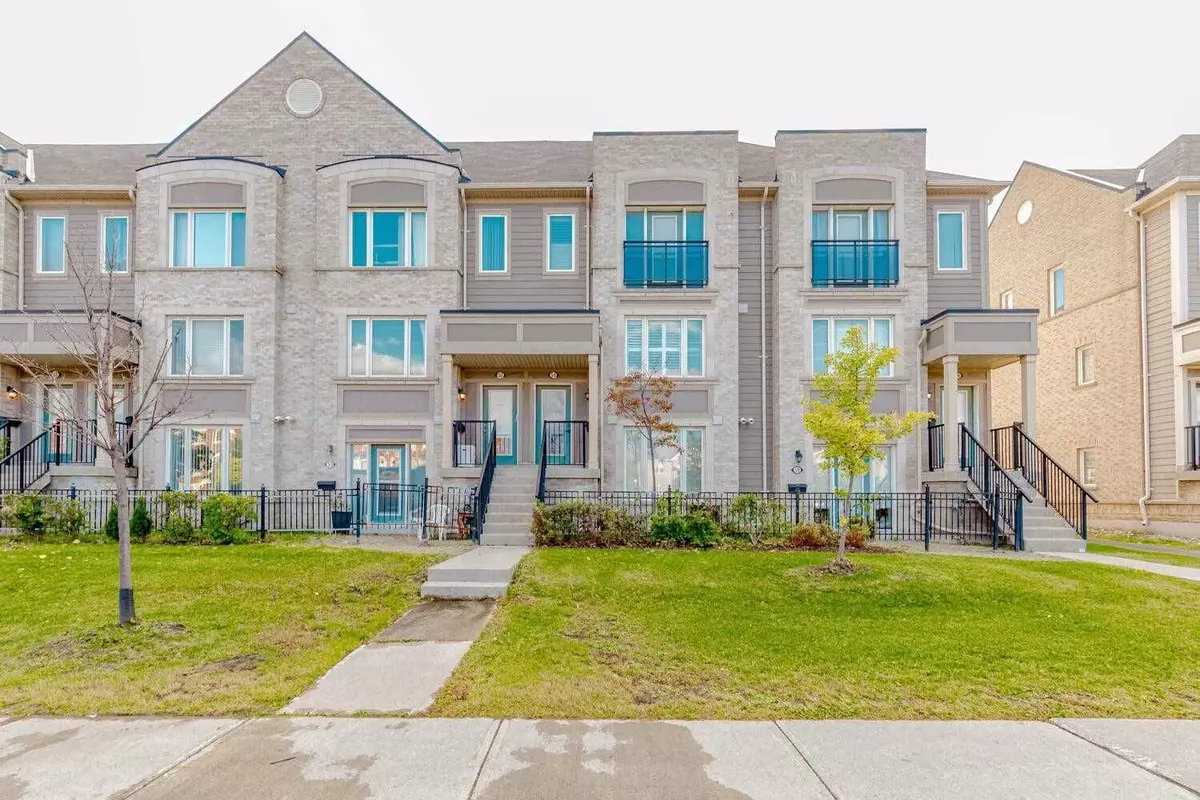 Brampton, ON L6R 0Y6,60 fairwood CIR #51