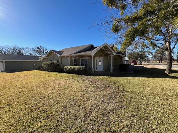 Tolar, TX 76476,508 Pine Lane