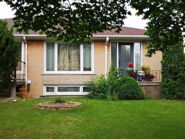 272 Elmhurst DR, Toronto, ON M9W 2M2