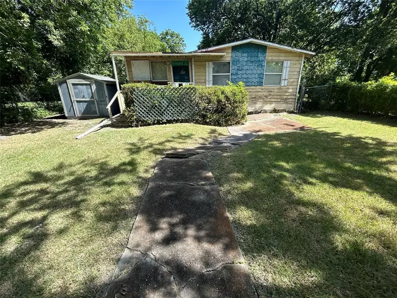 107 Kerens Street, Nevada, TX 75173