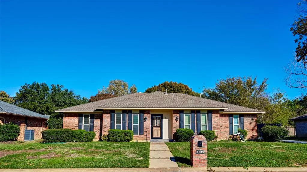 2309 Green Oaks Street, Denton, TX 76209