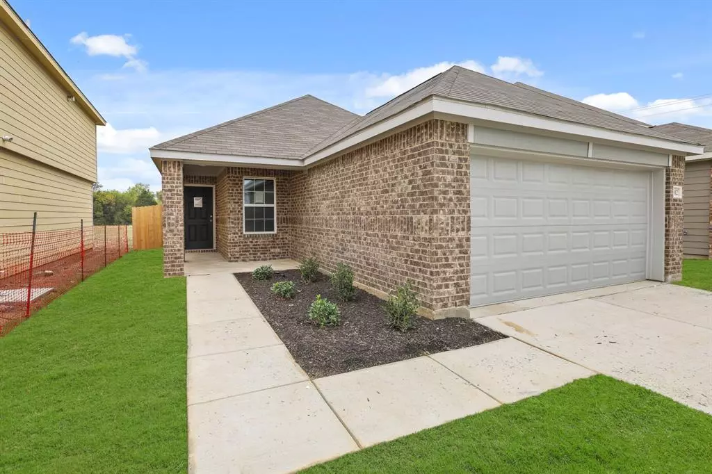 Everman, TX 76140,102 Rosings Place